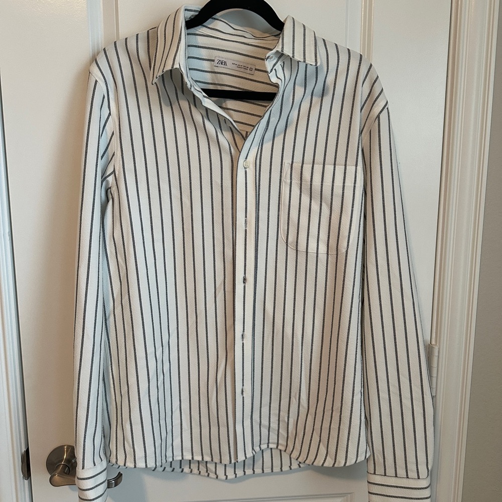 Zara Men’s long sleeve stripe button shirt new